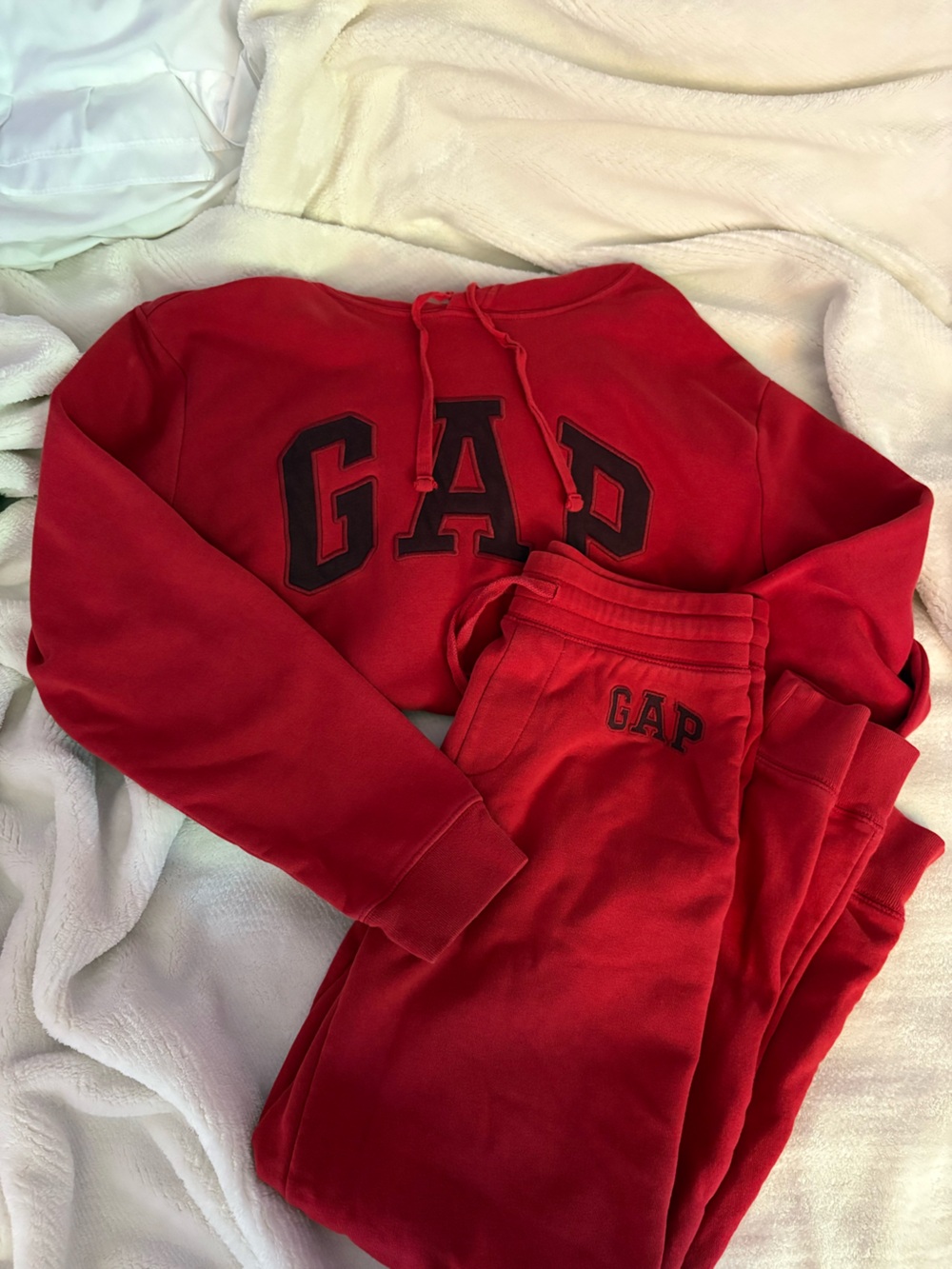Gap Embroidered Red SweatShirt and SweatPants Set